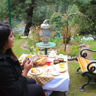 One of the best moments from my stay at Pine n Peak, Pahalgam was breakfast overlooking lidder river